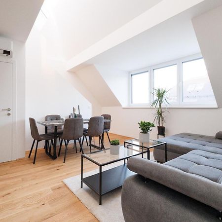 וינה Symphony Apartments 41 - Modern Loft With Terrace And Grill In Central Location מראה חיצוני תמונה