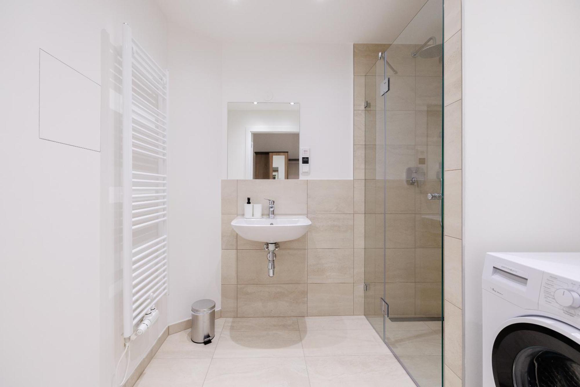וינה Symphony Apartments 41 - Modern Loft With Terrace And Grill In Central Location מראה חיצוני תמונה