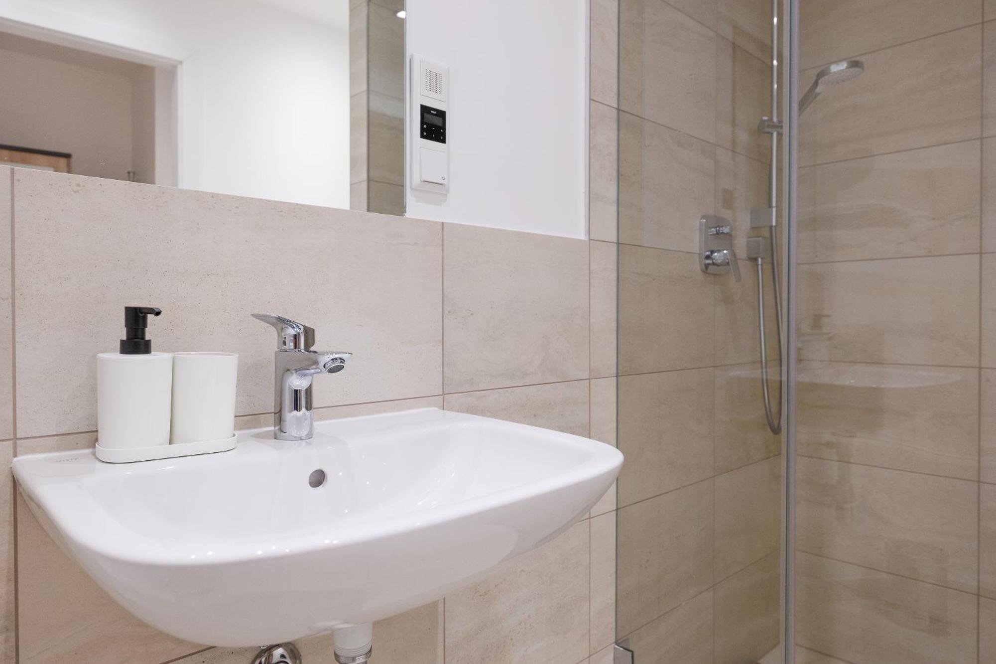 וינה Symphony Apartments 41 - Modern Loft With Terrace And Grill In Central Location מראה חיצוני תמונה