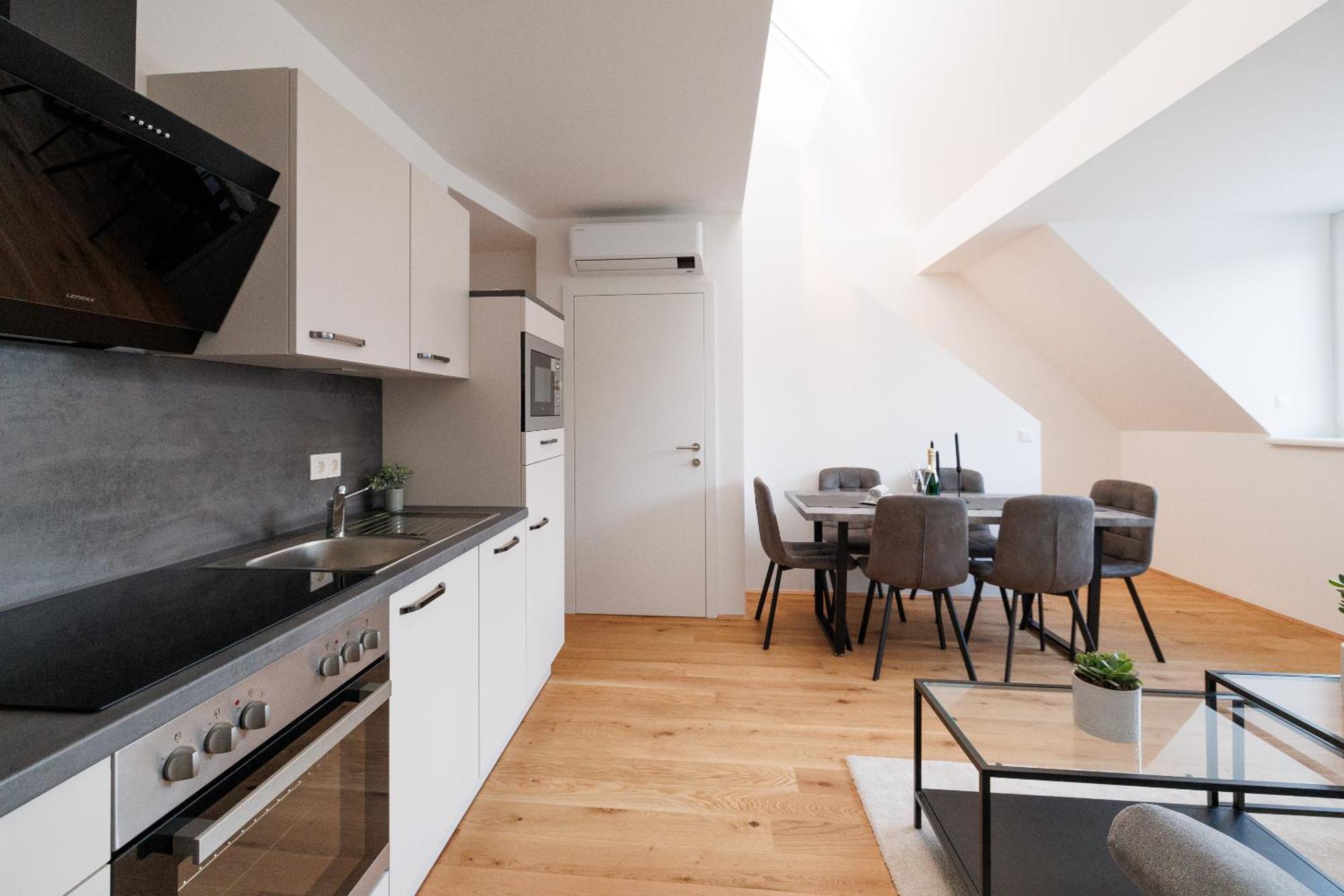 וינה Symphony Apartments 41 - Modern Loft With Terrace And Grill In Central Location מראה חיצוני תמונה